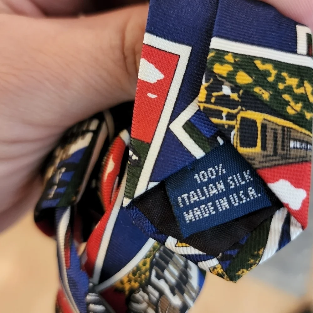 100% silk trains tie- Gap‎